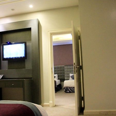 Business Inn Tahlia Hotel Riyad Extérieur photo