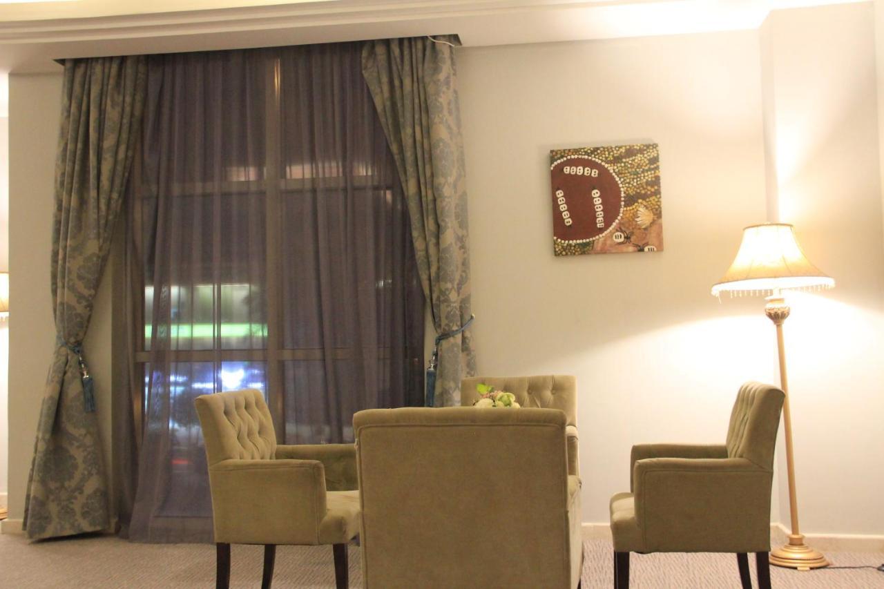 Business Inn Tahlia Hotel Riyad Extérieur photo