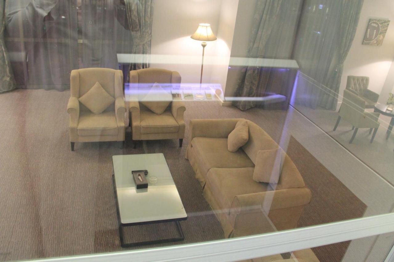 Business Inn Tahlia Hotel Riyad Extérieur photo
