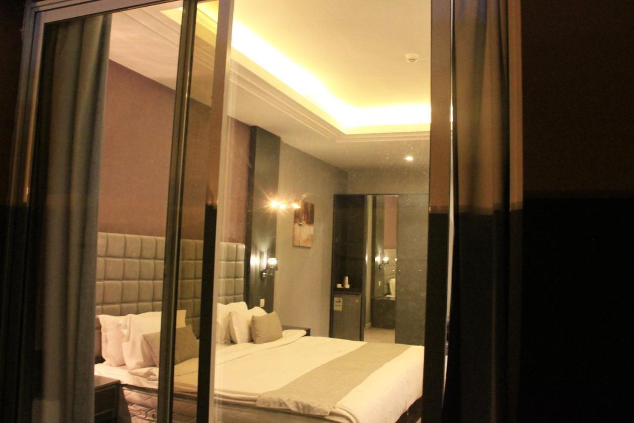Business Inn Tahlia Hotel Riyad Extérieur photo