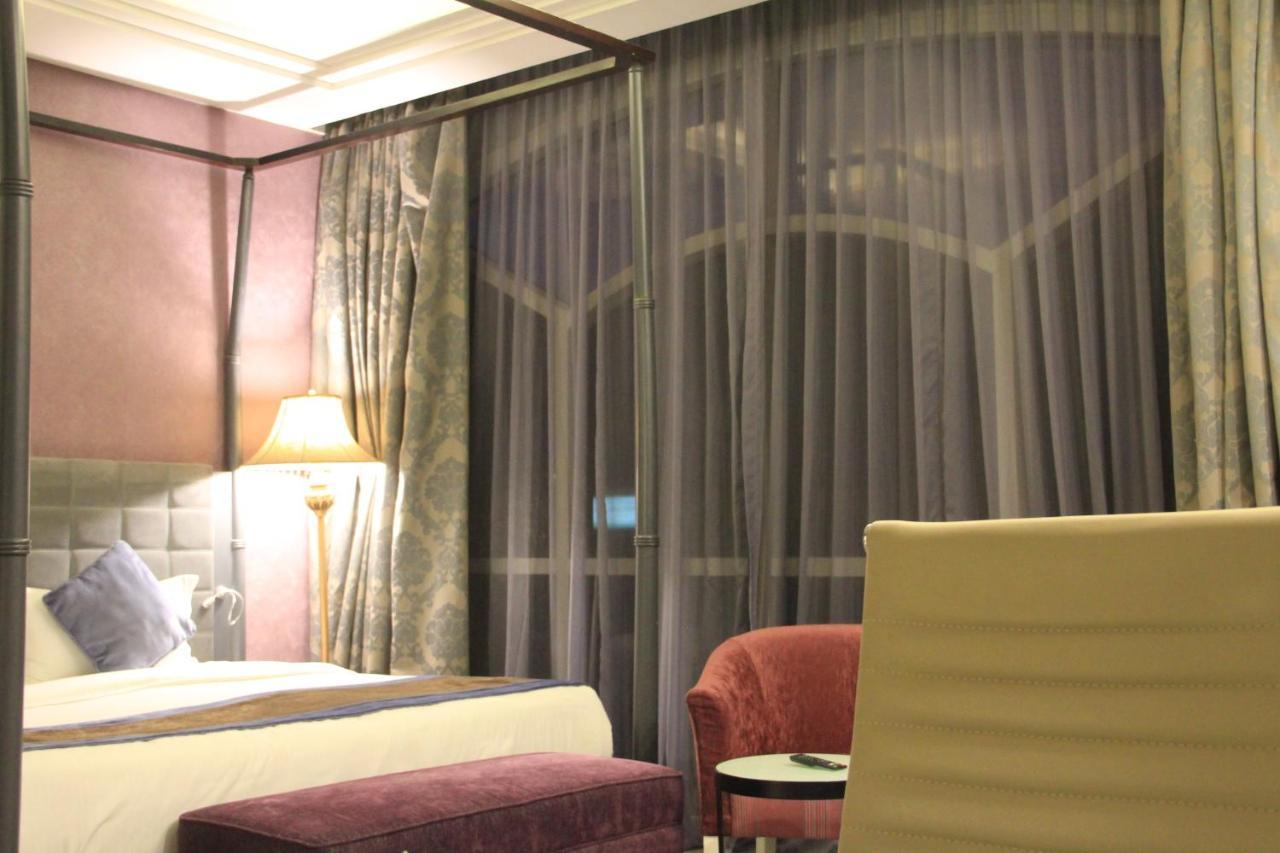 Business Inn Tahlia Hotel Riyad Extérieur photo